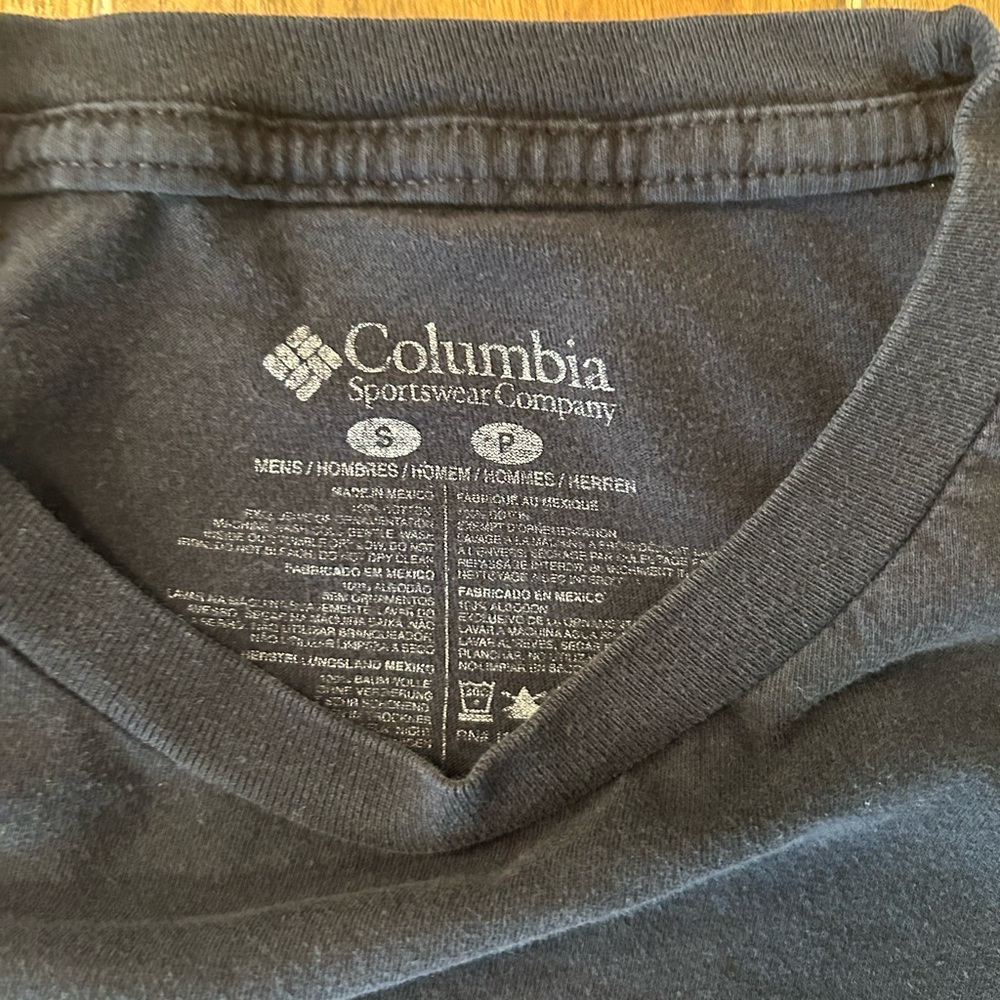 Columbia Graphic T-Shirt Mens Small Black Crew Neck Short Sleeve Cotton Tee - Picture 3 of 6